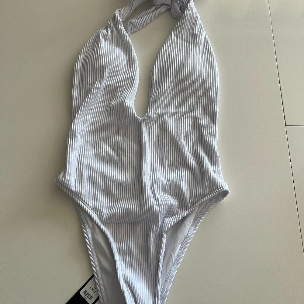 NWT White XS 1pc swimsuit tied